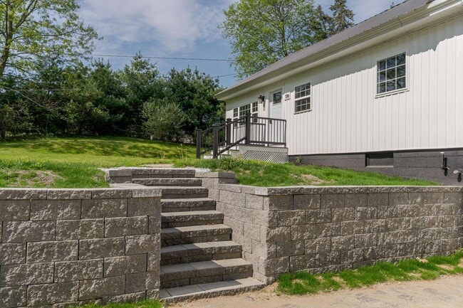 Building Photo - 126 Watson Rd