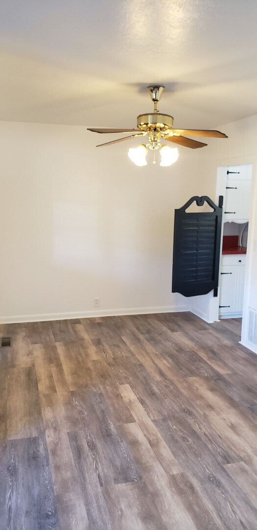 Building Photo - Excellent, Well Preserved and Restored 3 Bedroom Home - Available Soon!