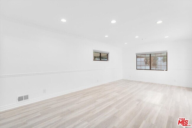Building Photo - 3519 S Denison Ave