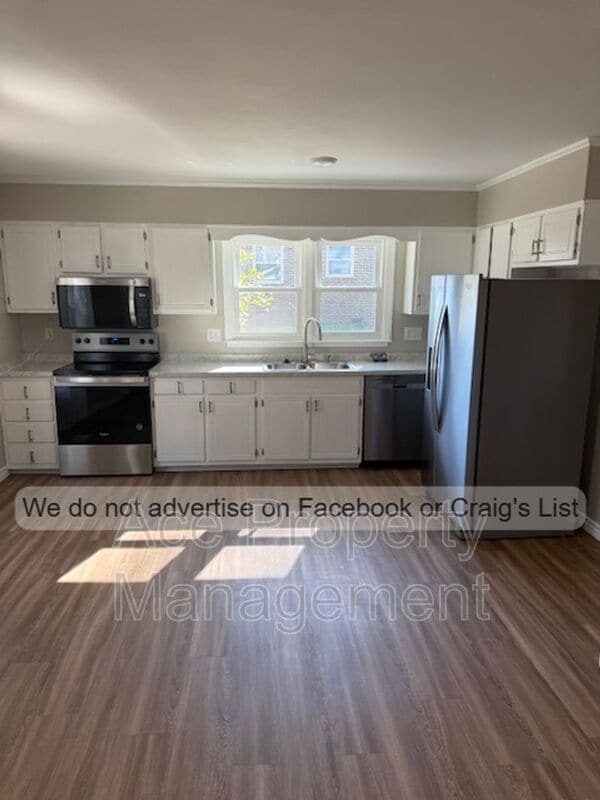 Building Photo - 643 Wakefield Dr