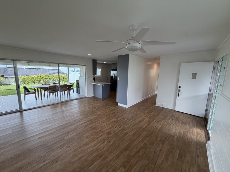 Building Photo - 45-005 Malulani St