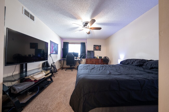 Building Photo - 17540 Gillette Way