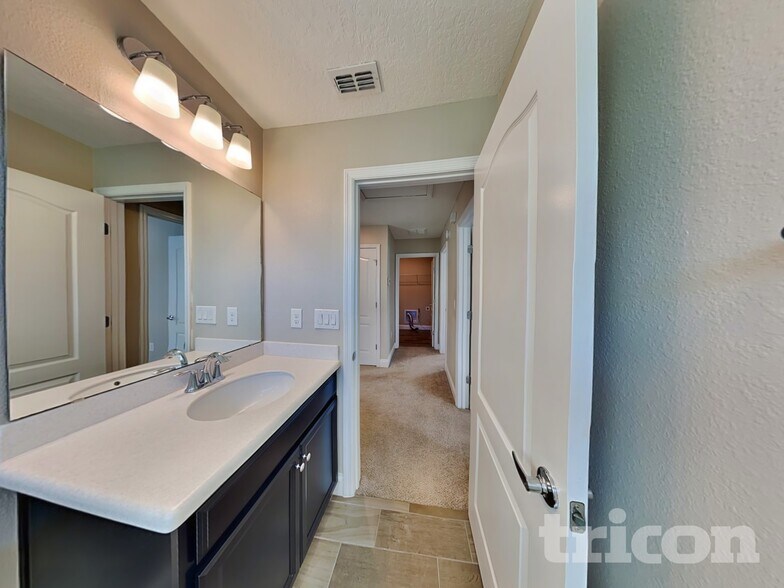 Building Photo - 195 Silver Creek Pl