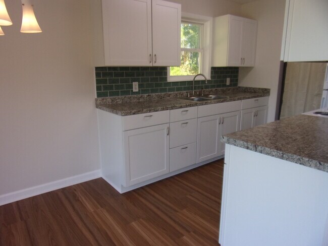 Building Photo - 124 Winslow Dr