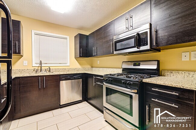 Building Photo - 1808 Augusta Dr