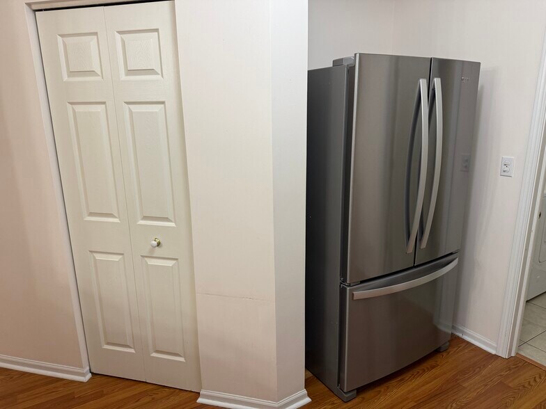 Building Photo - 2965 Stockton Ct