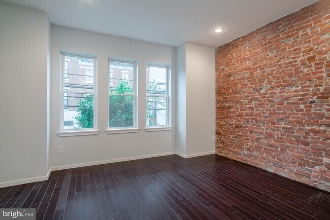 Building Photo - 927 N 2nd St