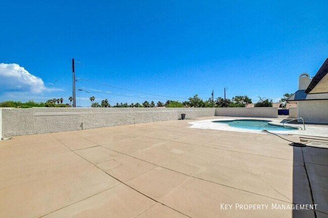 Building Photo - 3962 Euclid St