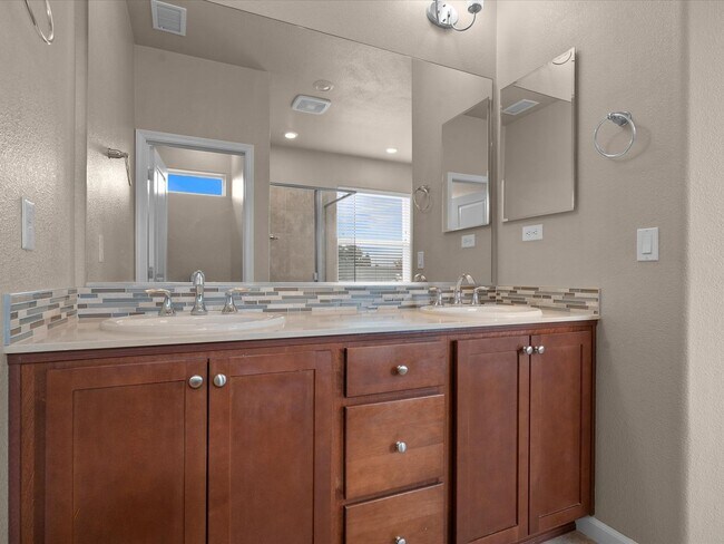 Building Photo - 760 Sarcinella Ct