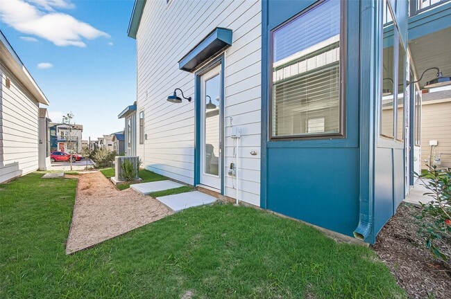 Building Photo - 3223 Loam Ln