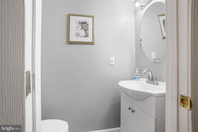 Building Photo - 9820 Berrywood Ct