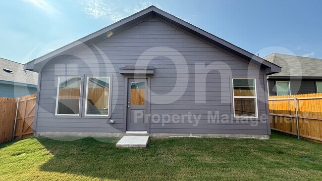 Building Photo - 1001 Raintree Rd