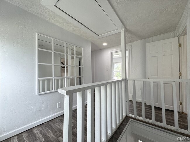Building Photo - 318 W Hoard St