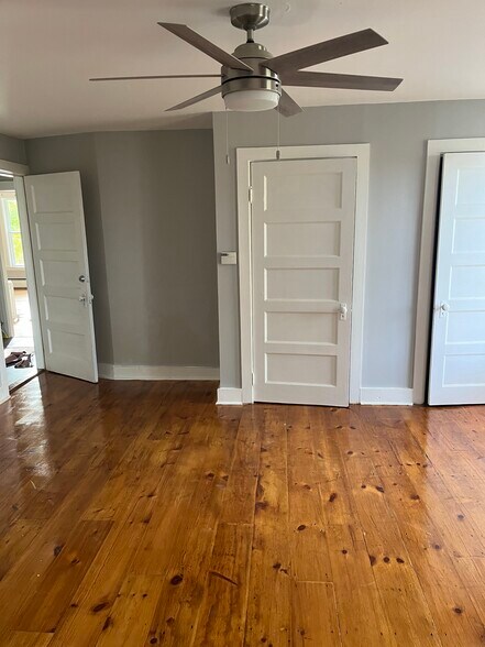 Building Photo - 181 High Rd