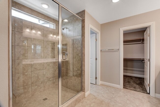 Building Photo - Stylish 3-Bedroom Home with Upgraded Kitch...