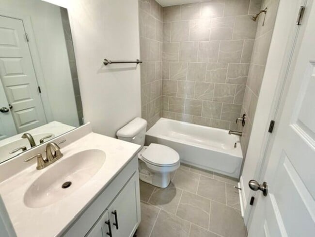 Building Photo - Now Leasing a 4 Brand New 4 Bedroom 2.5 Bath Home @ Southbranch in Olive Branch