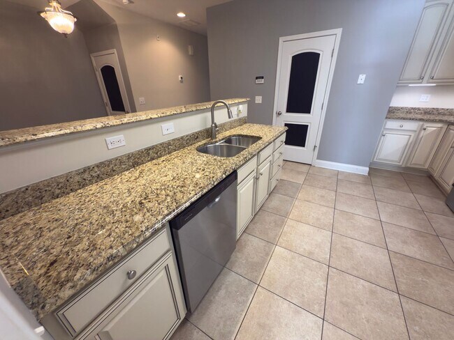 Building Photo - Christiansburg, 3 BR / 2.5 BA, Available Now