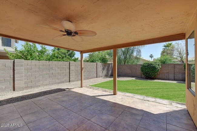 Building Photo - 7409 W Crest Ln