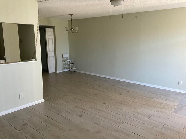 Building Photo - 80 Bedford E