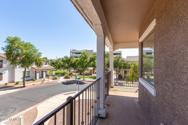 Building Photo - 1732 E Elgin St