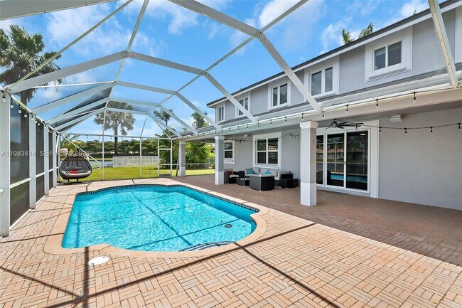 Building Photo - 2354 Quail Roost Dr