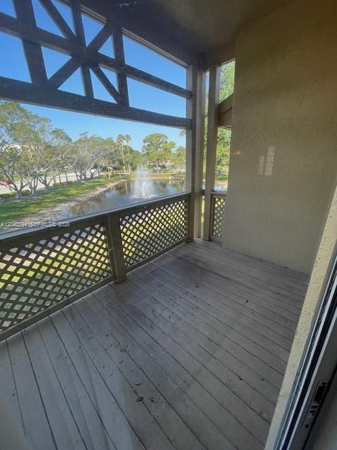 Building Photo - 4751 Via Palm Lakes