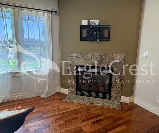 Building Photo - Beautiful Five Bedroom Home with Acreage