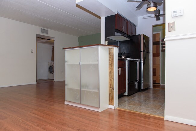 Building Photo - 280 Bridgewater Rd