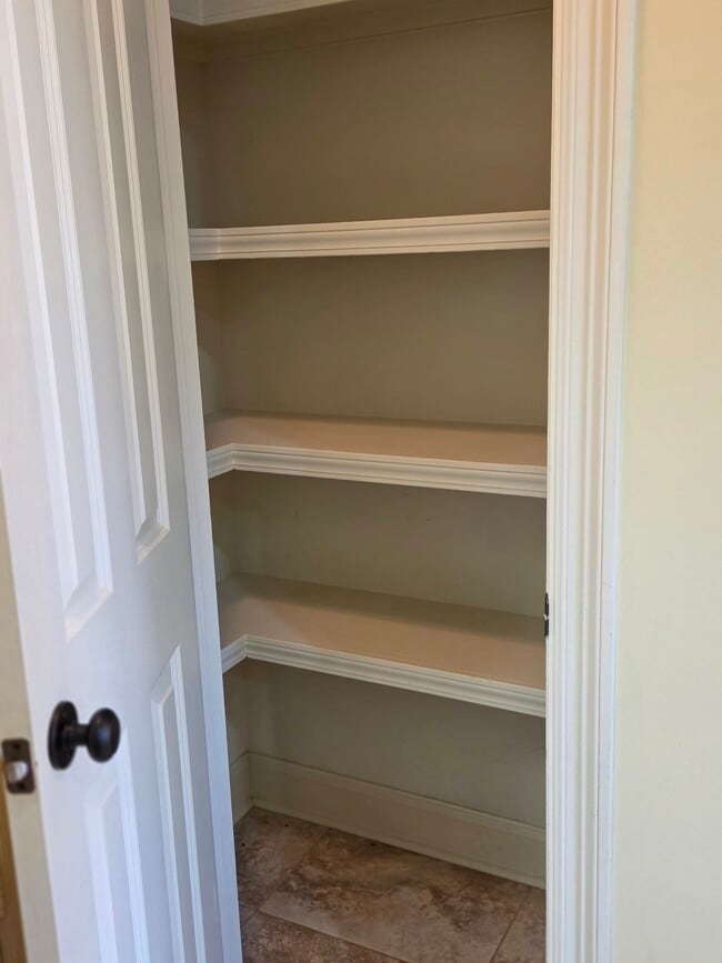 Building Photo - 462 Pinebrook Cir