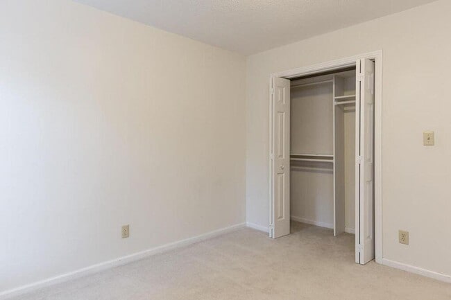 Building Photo - 116 Sandham Ct