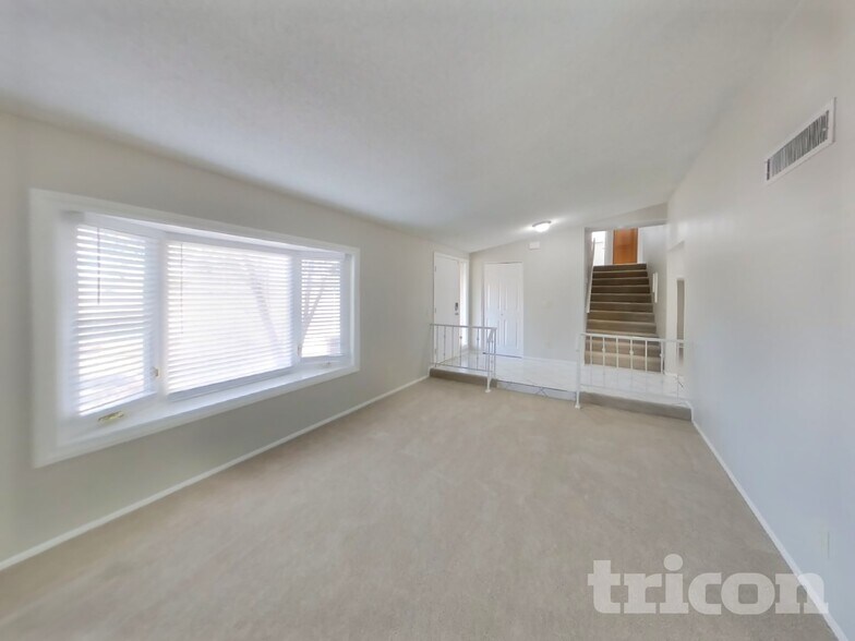 Building Photo - 5212 N 69th Ave