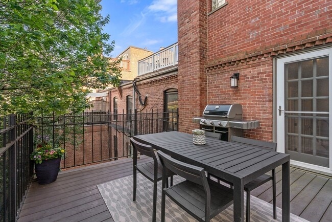 Building Photo - 203 St Botolph St