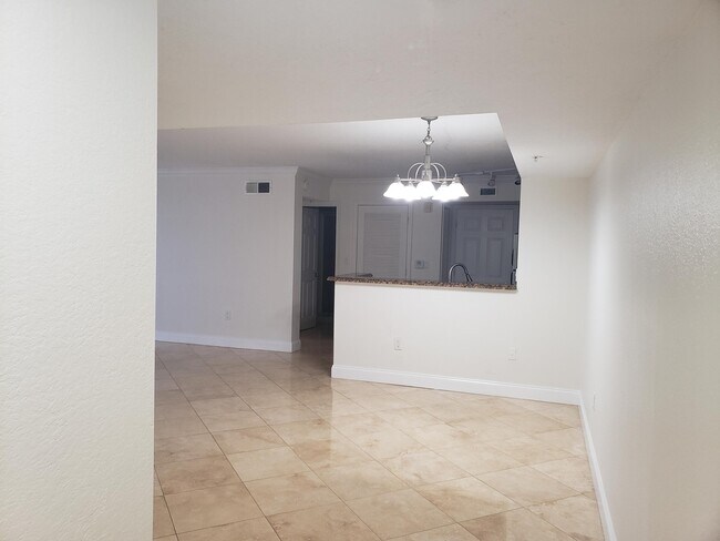 Building Photo - 15135 Michelangelo Blvd