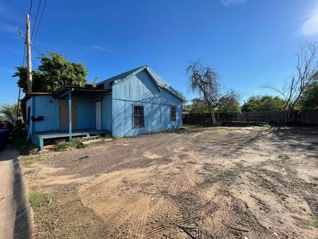 Primary Photo - 1509 Monterrey Ave