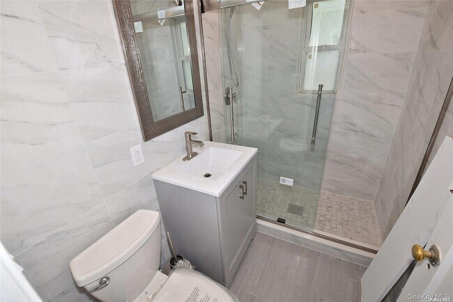 Building Photo - 75-03 197th St