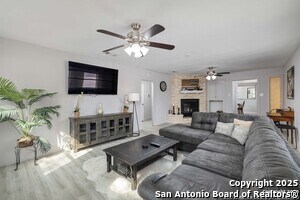 Building Photo - 1267 E Common St