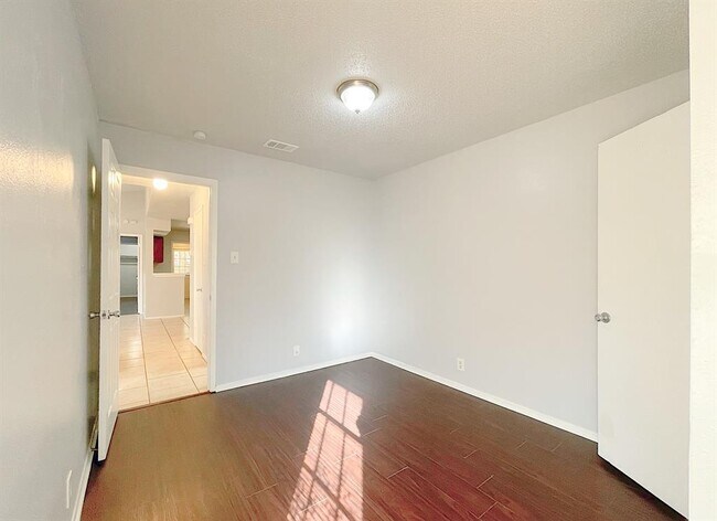 Building Photo - 12414 Deer Falls Dr