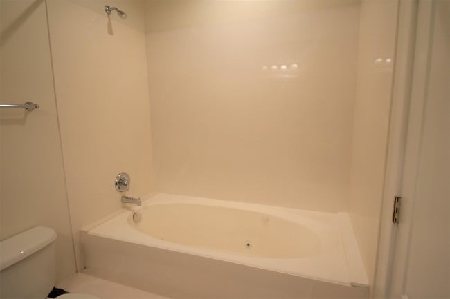 Building Photo - 1040 N 130 W