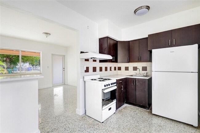 Building Photo - 1202 NW 34th St