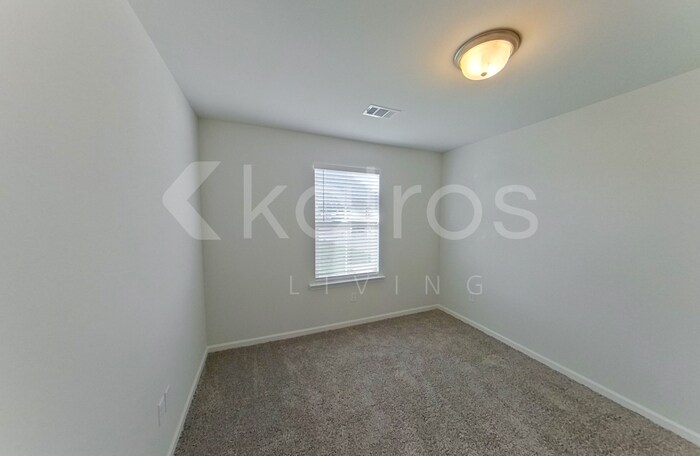 Building Photo - 132 Western Red Cedar Dr