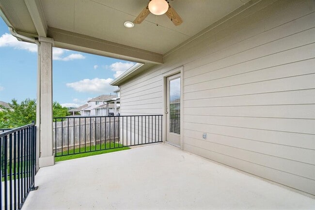Building Photo - 10213 Forest Grove Dr
