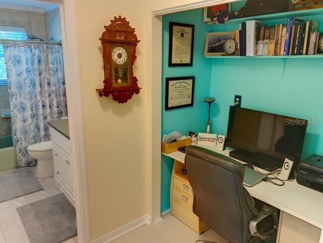 Building Photo - 323 Dolphin Pkwy