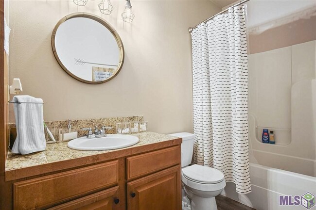 Building Photo - 888 S Kenilworth Pkwy