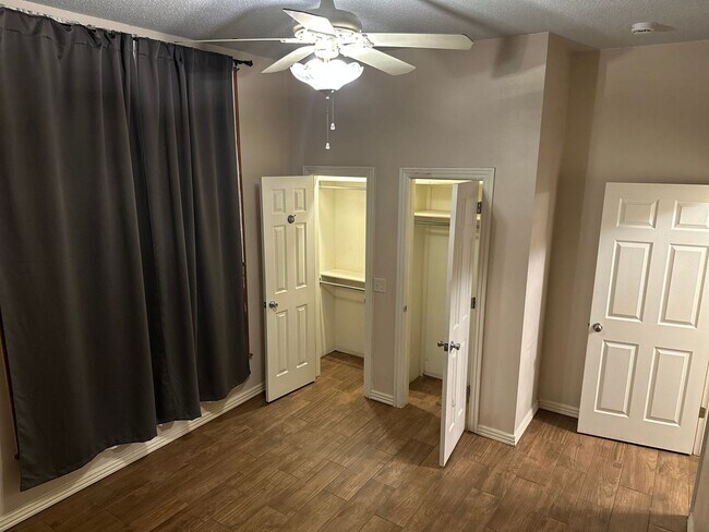 Building Photo - Available August 1st! 3-Bedroom, 2-Bathroom Home in East Rogers