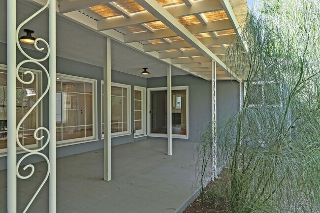 Building Photo - Los Altos 4-Bedroom with Fireplace, EV Hoo...