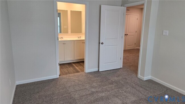 Building Photo - 6013 Banyan Ln