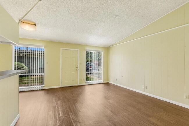 Building Photo - 612 W 51st St
