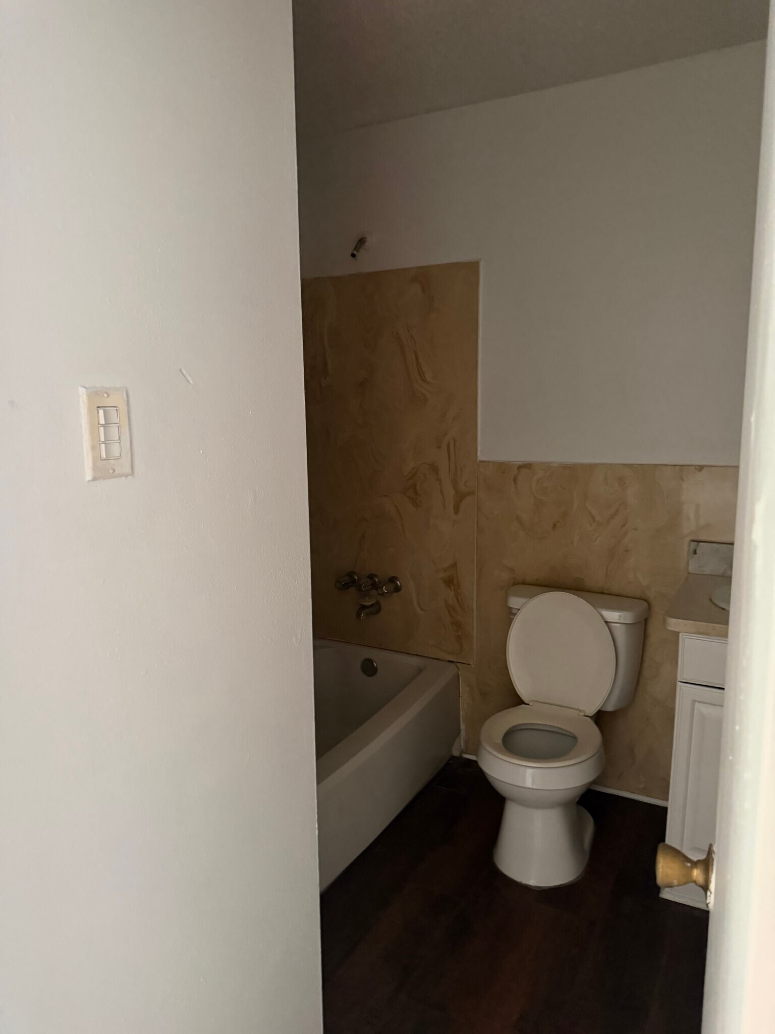 Building Photo - 4870 Alsace St