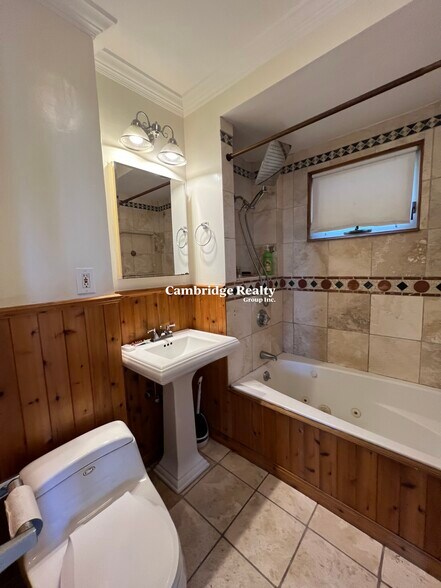 Building Photo - 88 Fellsway E