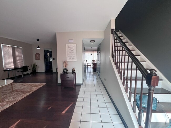 Building Photo - 2051 Crossing Ln